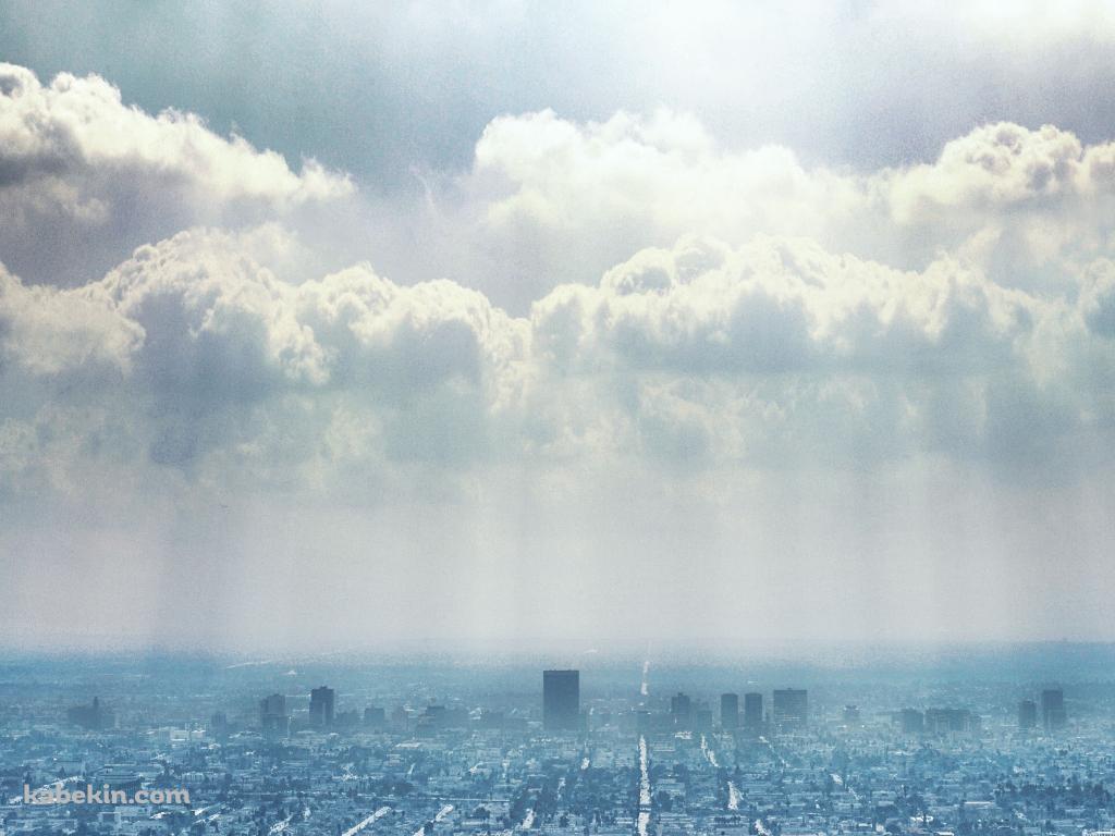 雲と都会の壁紙(1024px x 768px) 高画質 PC・デスクトップ用
