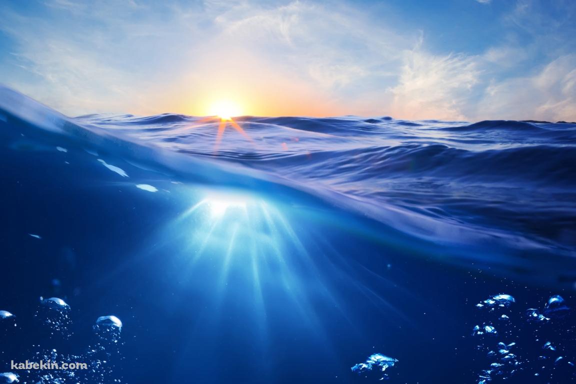 太陽の光を浴びる海の壁紙(1152px x 768px) 高画質 PC・デスクトップ用