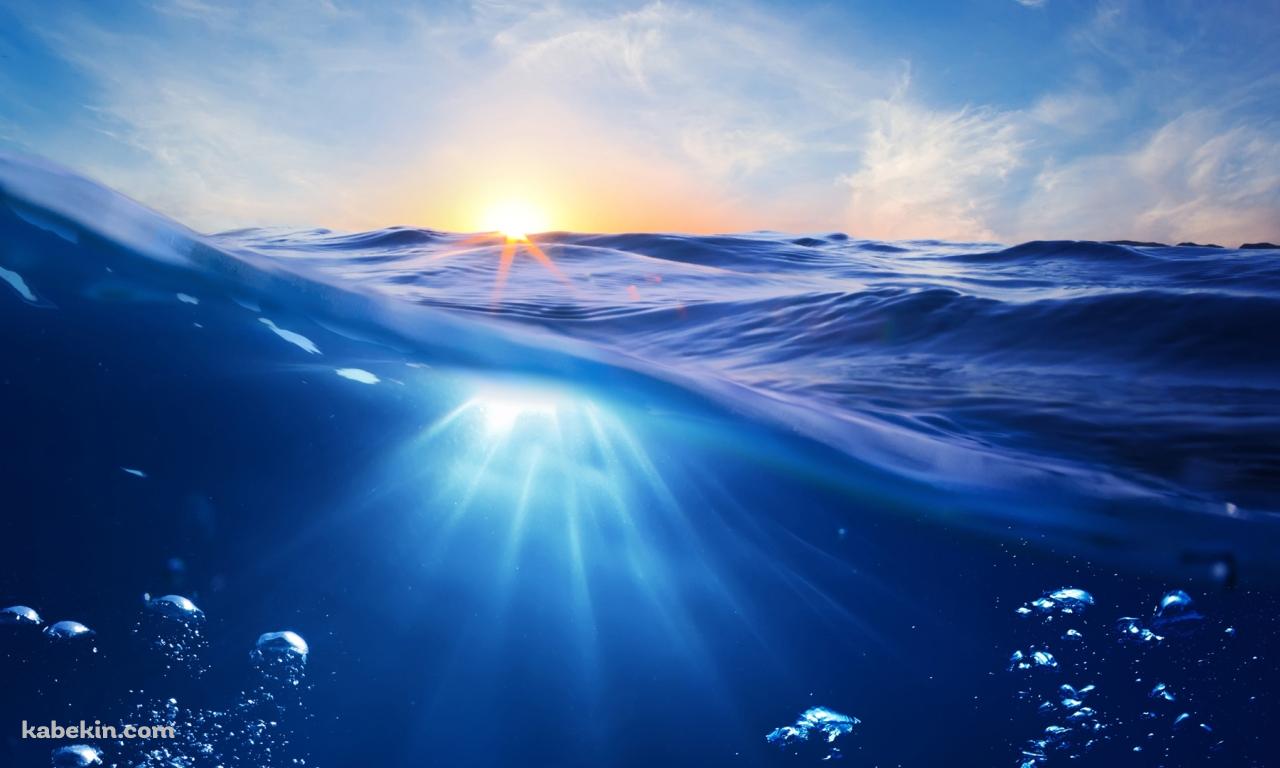 太陽の光を浴びる海の壁紙(1280px x 768px) 高画質 PC・デスクトップ用