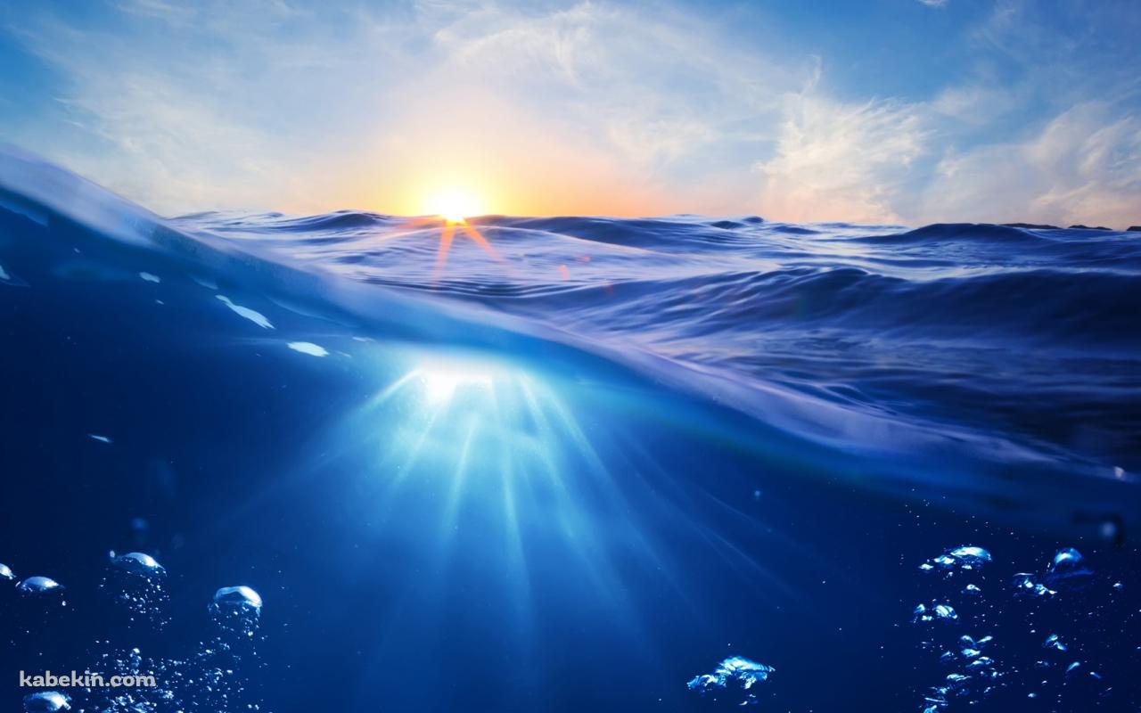 太陽の光を浴びる海の壁紙(1280px x 800px) 高画質 PC・デスクトップ用