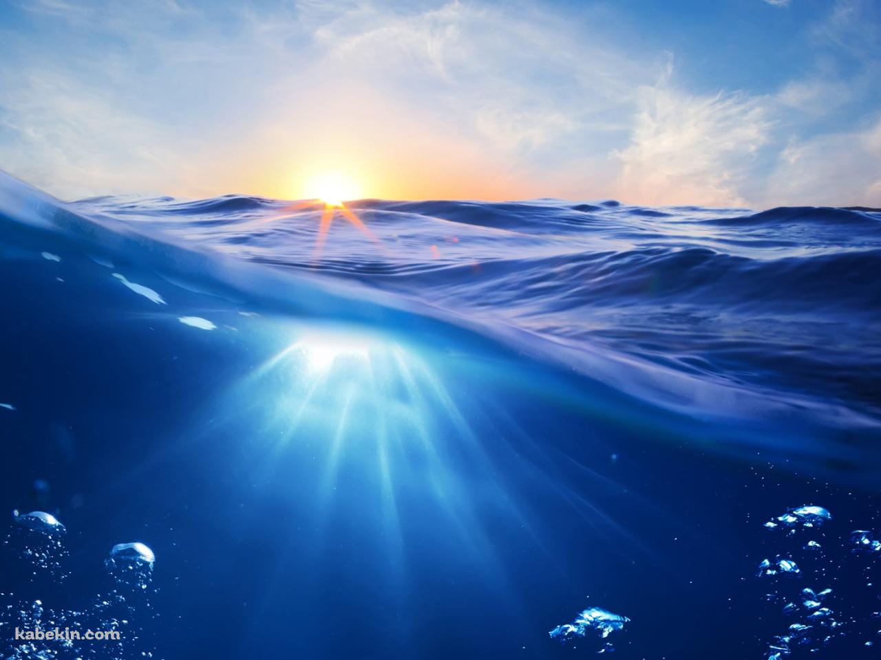 太陽の光を浴びる海の壁紙(1280px x 960px) 高画質 PC・デスクトップ用