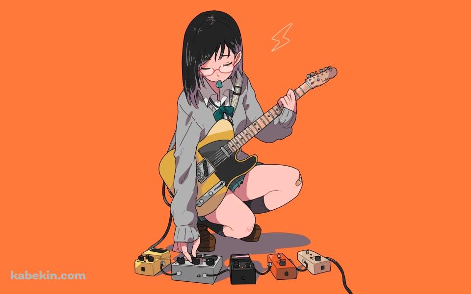 座り込んでアンプを調整するピックを咥えた女の子 黄色のギターの壁紙(960px x 600px) 高画質 PC・デスクトップ用