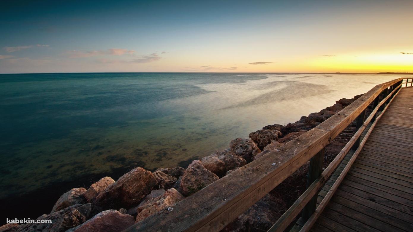 穏やかな海の景色の壁紙(1391px x 783px) 高画質 PC・デスクトップ用