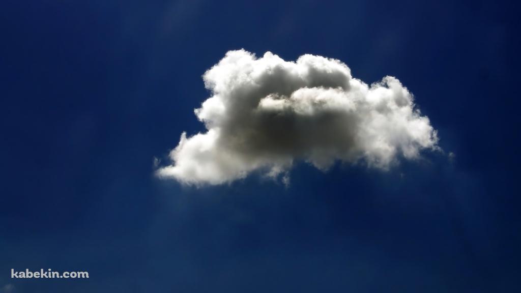 青い空と雲1つの壁紙(1024px x 576px) 高画質 PC・デスクトップ用