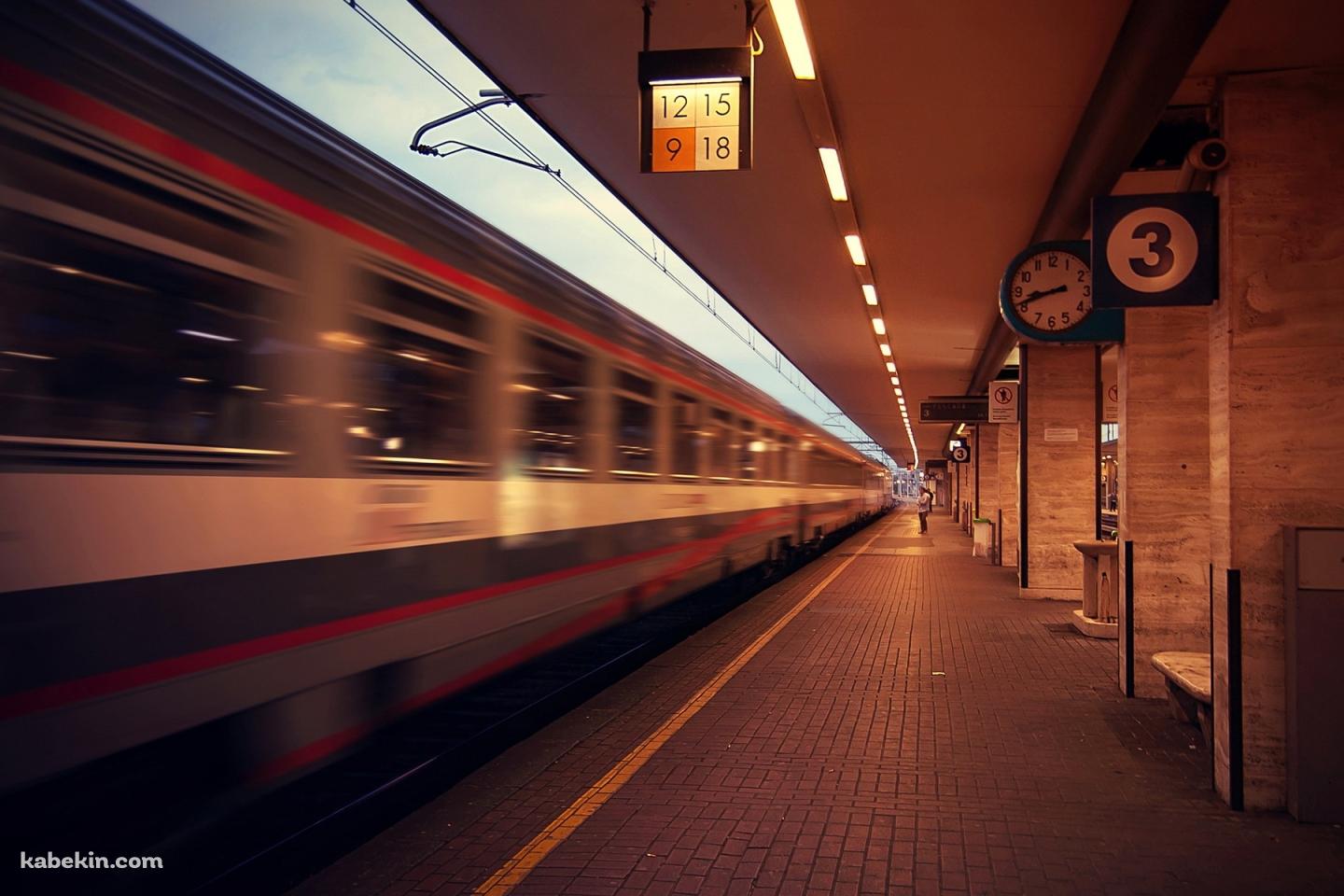 通過する電車の壁紙(1440px x 960px) 高画質 PC・デスクトップ用