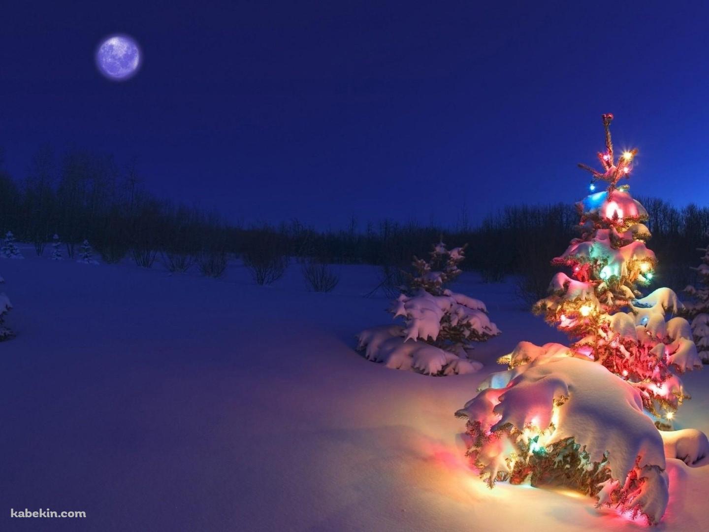 クリスマスツリーと満月の壁紙(1440px x 1080px) 高画質 PC・デスクトップ用