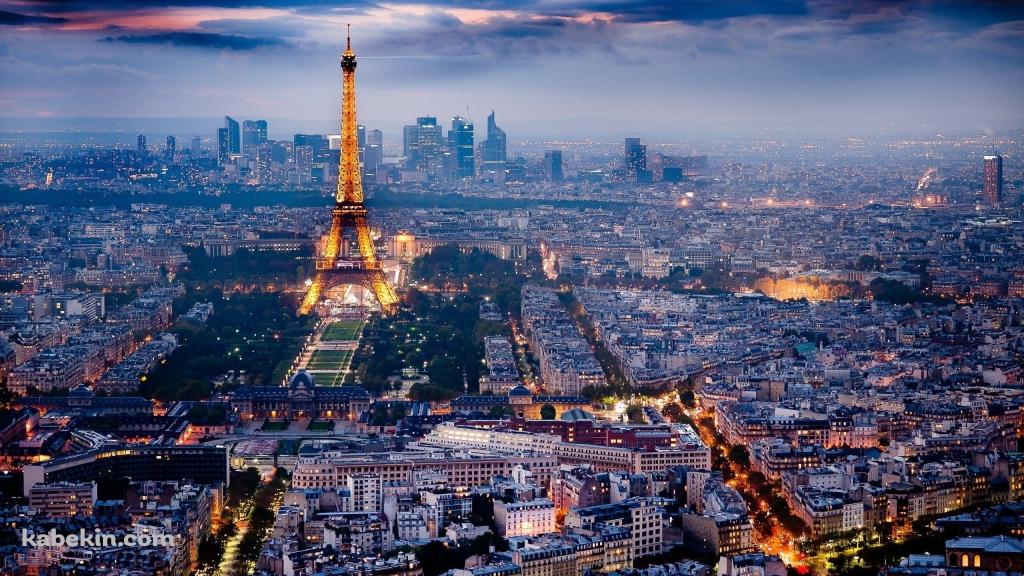 フランス パリの街並みの壁紙(1024px x 576px) 高画質 PC・デスクトップ用