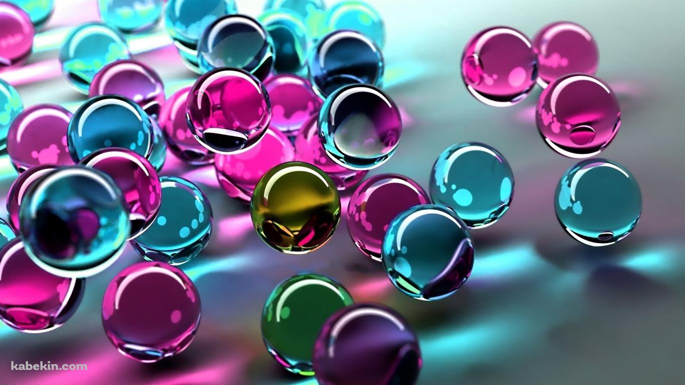 カラフルなガラスのビー玉の壁紙(1366px x 768px) 高画質 PC・デスクトップ用