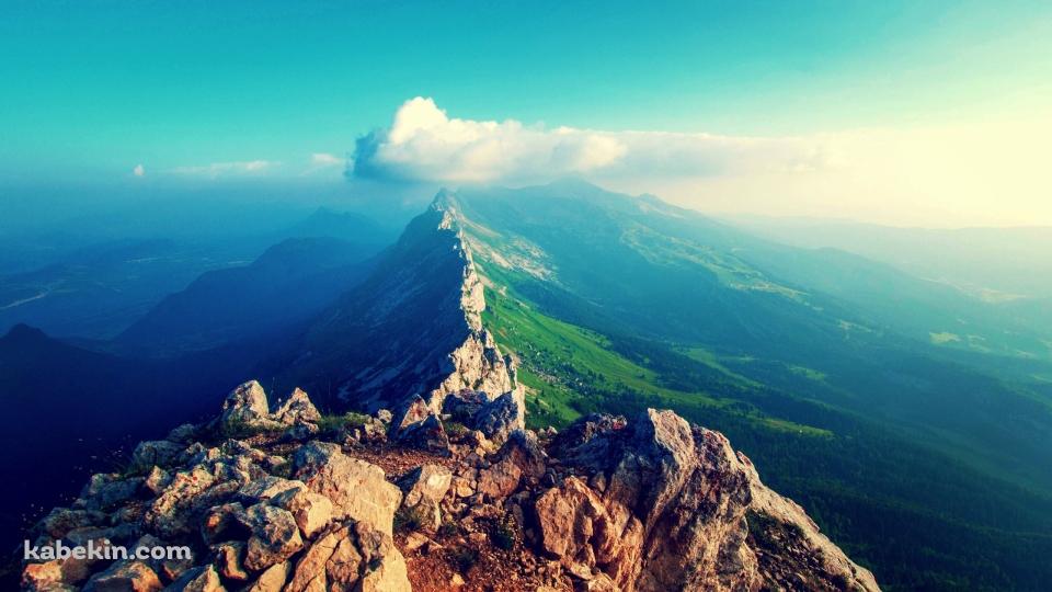 尖った山の峰の壁紙(960px x 540px) 高画質 PC・デスクトップ用