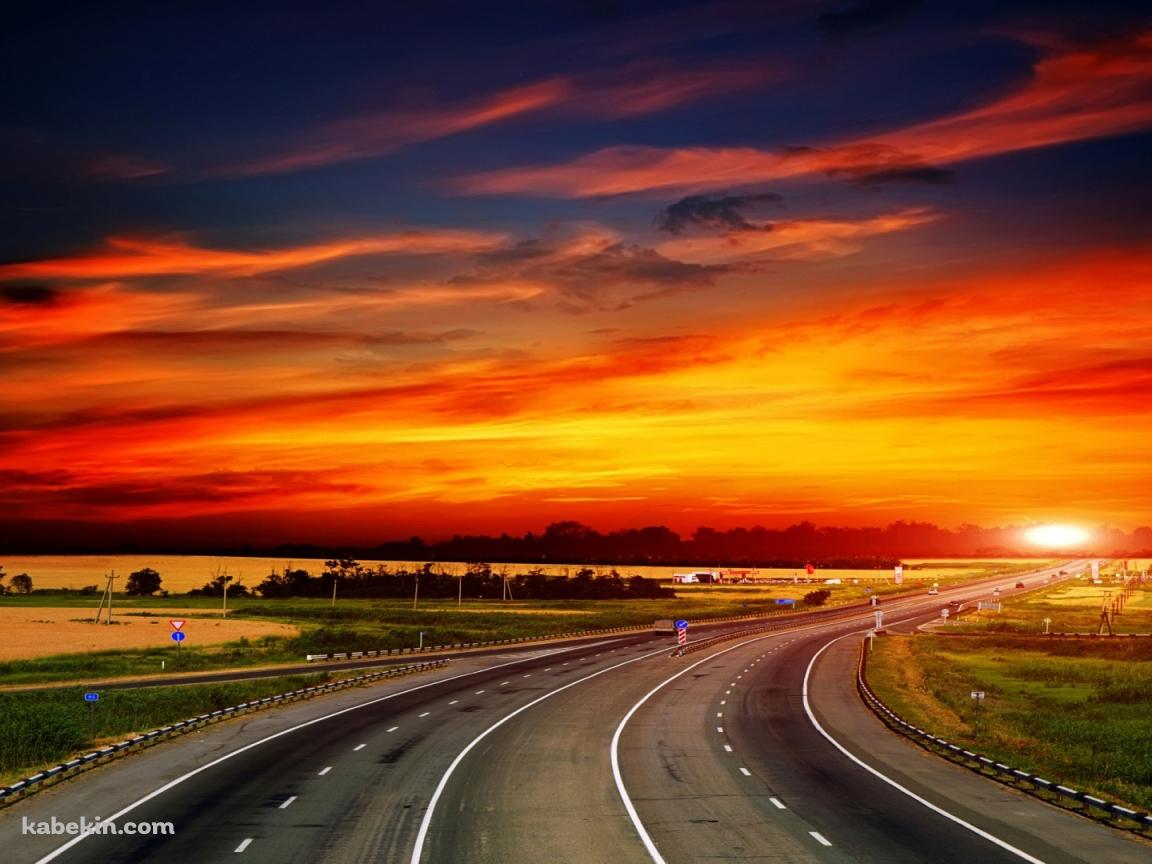 夕焼けと道路の壁紙(1152px x 864px) 高画質 PC・デスクトップ用