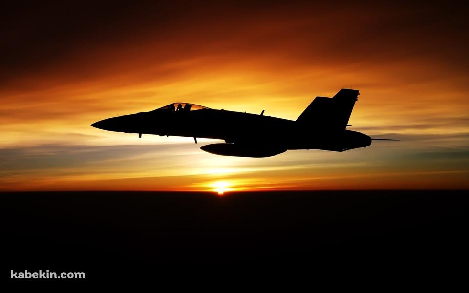夕陽と戦闘機の壁紙(960px x 600px) 高画質 PC・デスクトップ用