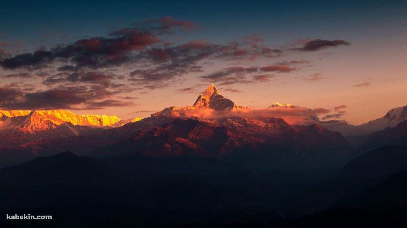 ヒマラヤ山脈 夕暮れの壁紙(1366px x 768px) 高画質 PC・デスクトップ用