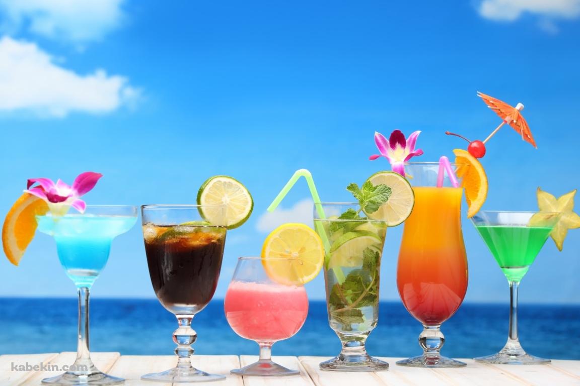 並ぶカラフルなカクテル / ビーチの壁紙(1152px x 768px) 高画質 PC・デスクトップ用