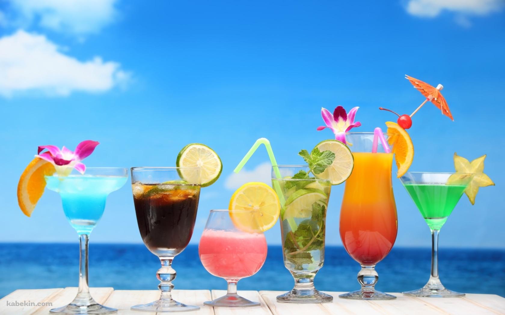並ぶカラフルなカクテル / ビーチの壁紙(1680px x 1050px) 高画質 PC・デスクトップ用