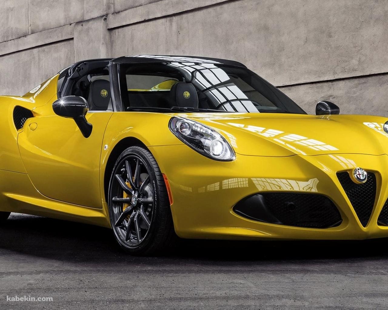 停車中のアルファ ロメオ 4Cスパイダー 黄色の壁紙(1280px x 1024px) 高画質 PC・デスクトップ用