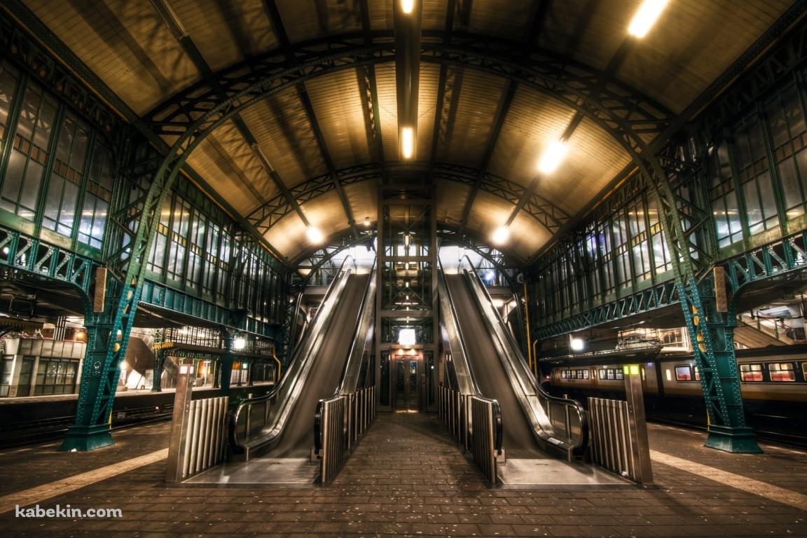 オランダの地下鉄 / 電車 / 駅の壁紙(1152px x 768px) 高画質 PC・デスクトップ用
