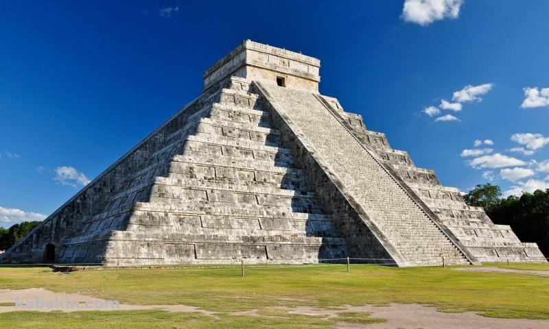 チチェン・イッツァの古代遺跡 / ククルカンの神殿 / カスティーヨ / メキシコ / ユカタン半島 / マヤ文明 / トルテカ文明 / 遺跡の壁紙(800px x 480px) 高画質 PC・デスクトップ用