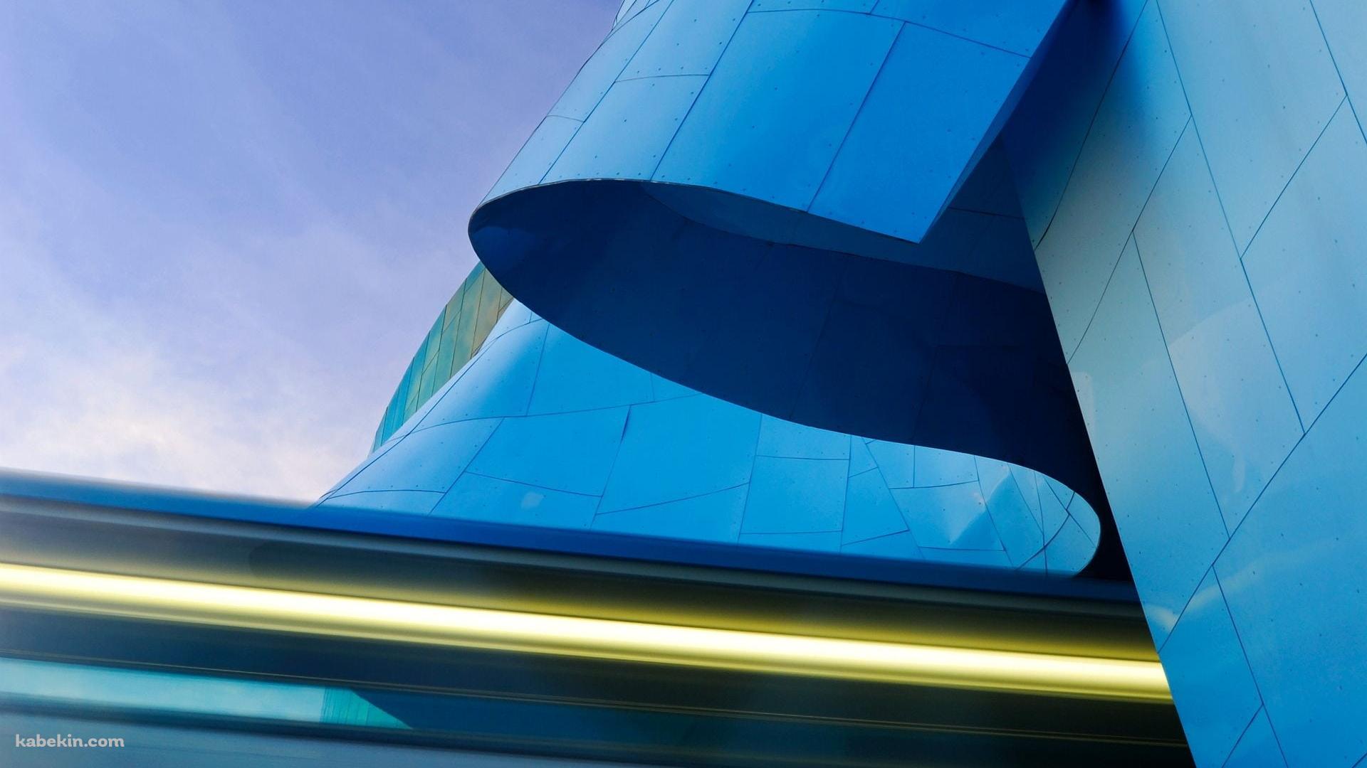 青い近代的な建物の壁紙(1920px x 1080px) 高画質 PC・デスクトップ用
