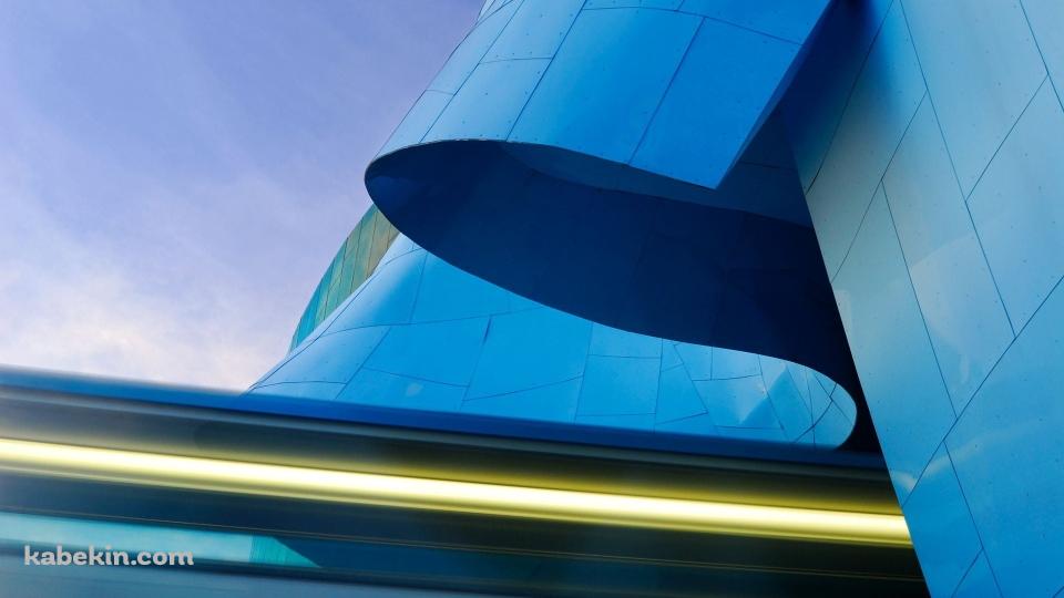 青い近代的な建物の壁紙(960px x 540px) 高画質 PC・デスクトップ用