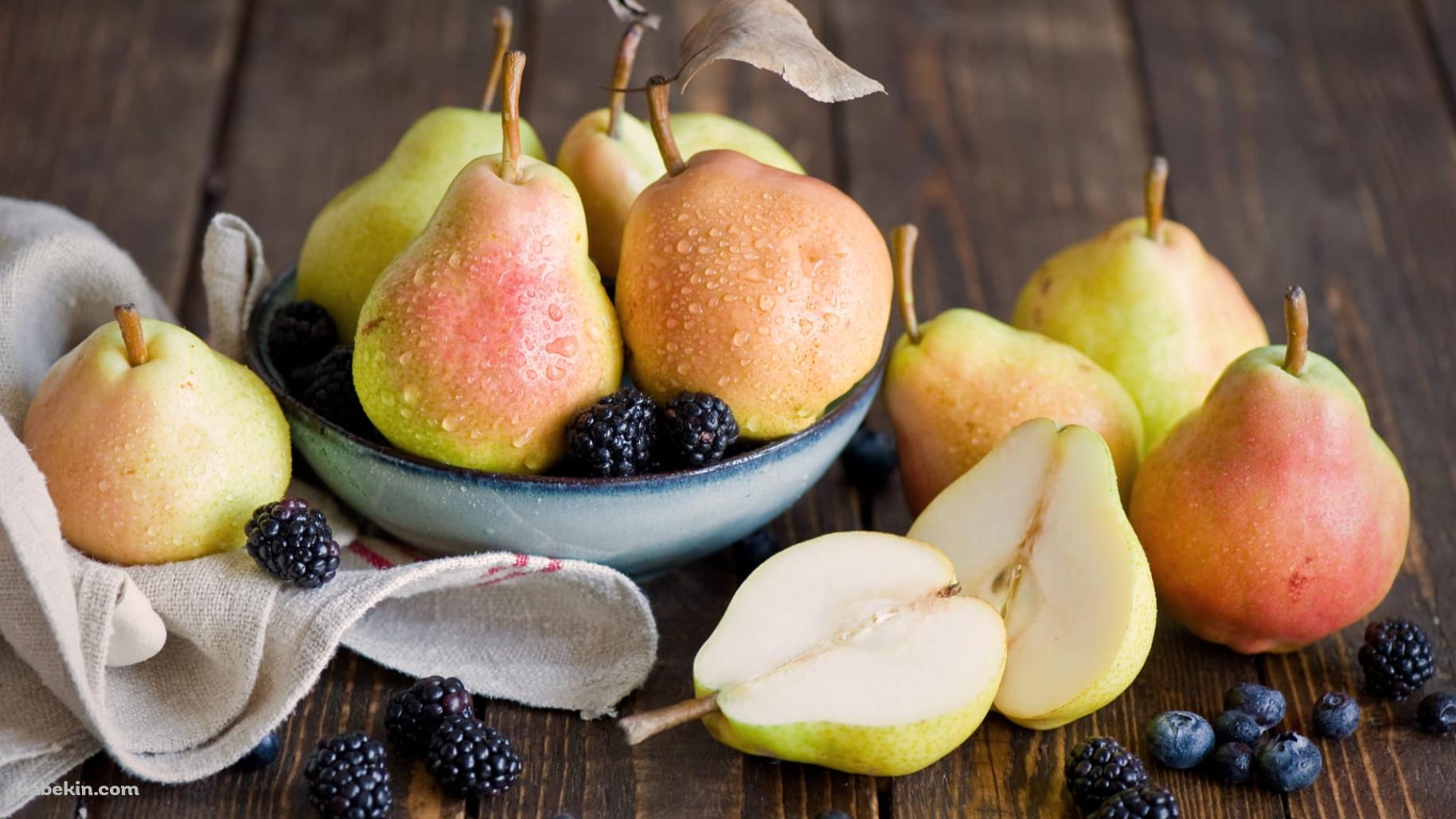 梨とブラックベリーの壁紙(1829px x 1029px) 高画質 PC・デスクトップ用