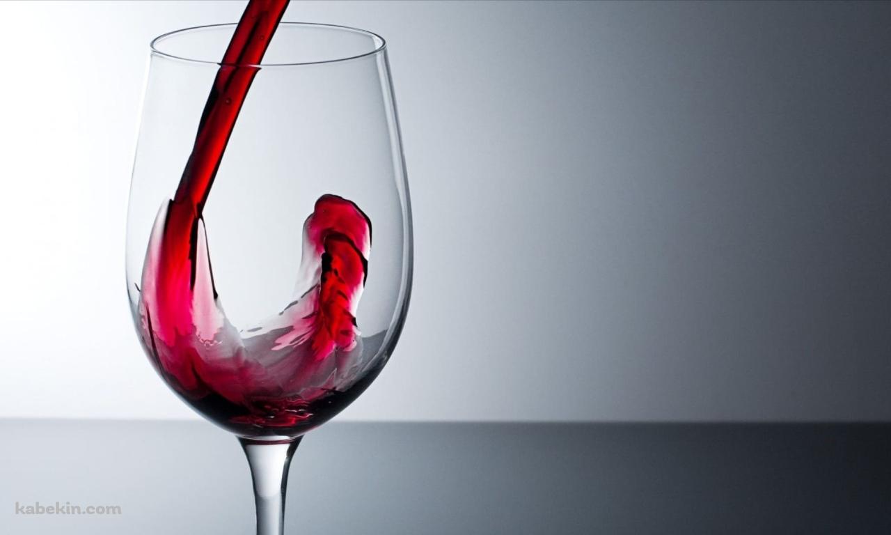 ワイングラス / 注がれる赤ワインの壁紙(1280px x 768px) 高画質 PC・デスクトップ用