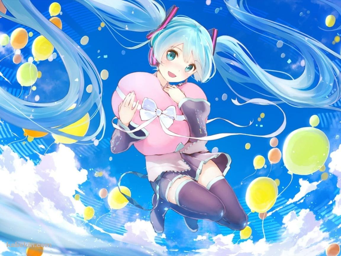 ハートのクッションを持つ初音ミクの壁紙(1152px x 864px) 高画質 PC・デスクトップ用