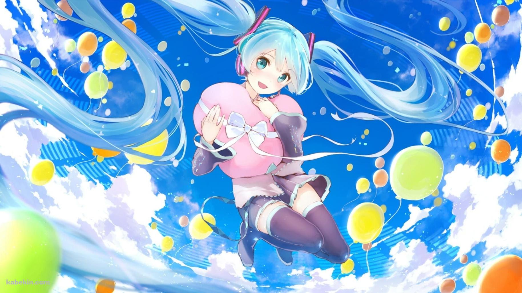 ハートのクッションを持つ初音ミクの壁紙(1829px x 1029px) 高画質 PC・デスクトップ用