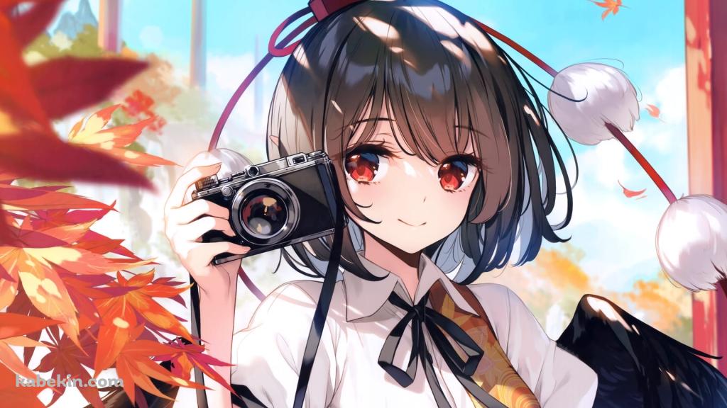 カメラを持つ射命丸文(しゃめいまる あや) / 東方 / ファンアート / イラストの壁紙(1024px x 576px) 高画質 PC・デスクトップ用