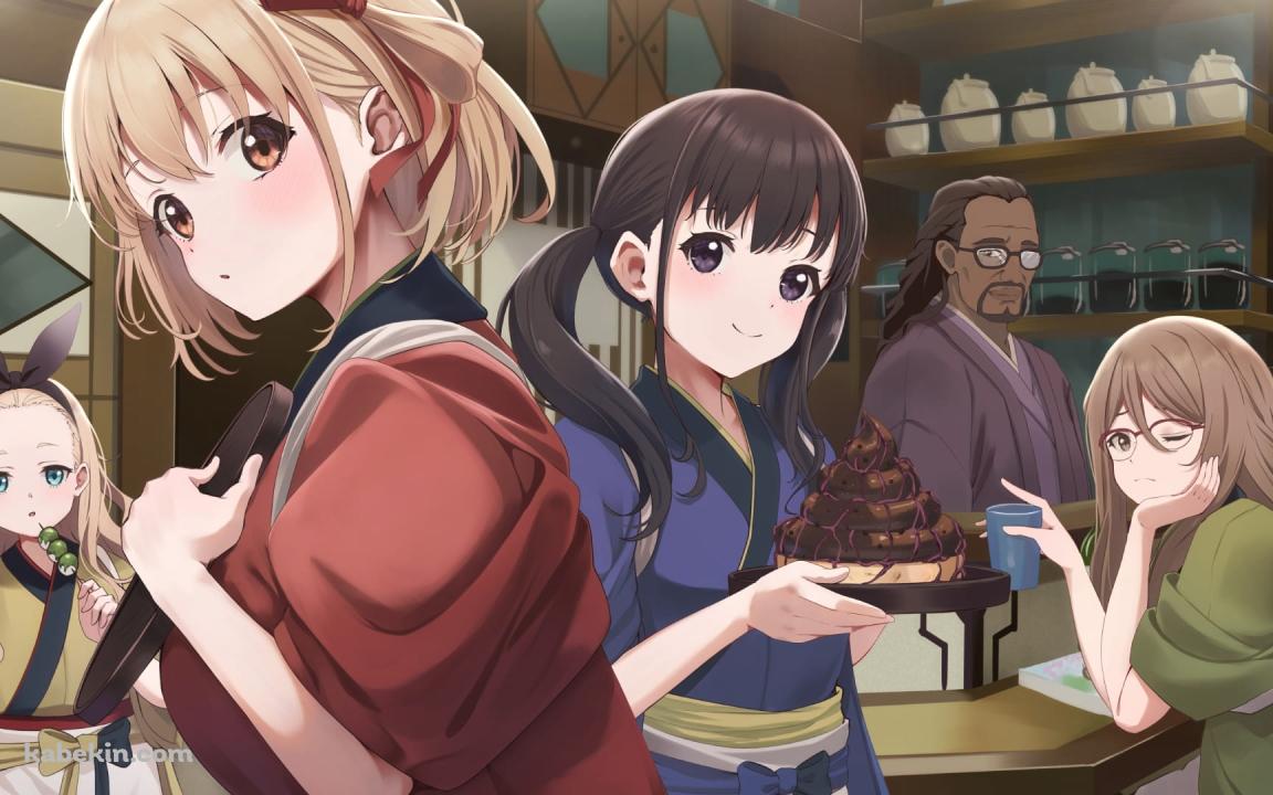 お盆を持つ錦木千束 / 料理を運ぶ井ノ上たきな / お団子を食べるクルミ / 湯呑を持つ中原ミズキ / こちらを見るミカ / リコリス・リコイルの壁紙(1152px x 720px) 高画質 PC・デスクトップ用