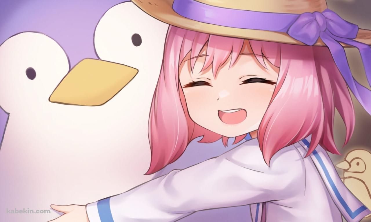 ペンギンのぬいぐるみに抱きつく笑顔のアーニャ / スパイファミリーの壁紙(1280px x 768px) 高画質 PC・デスクトップ用