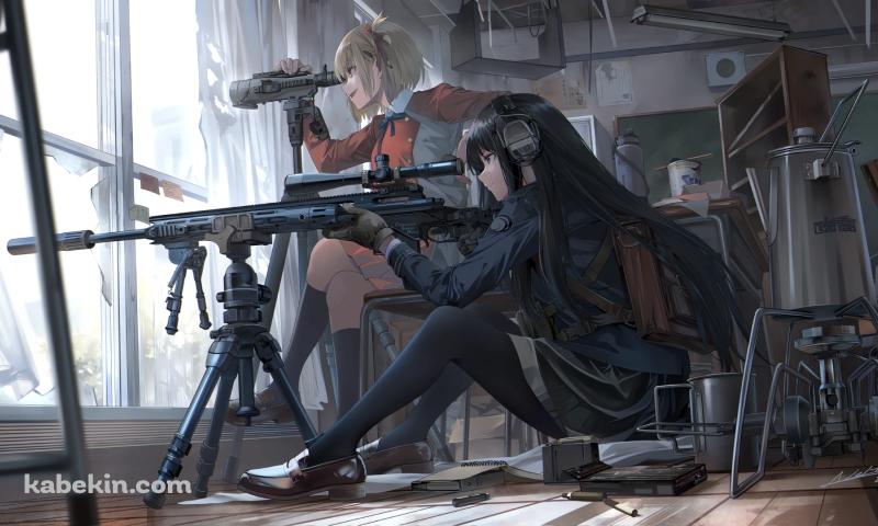 望遠鏡で遠くを覗く錦木千束と銃をかまえる井ノ上たきな / リコリス・リコイルの壁紙(800px x 480px) 高画質 PC・デスクトップ用