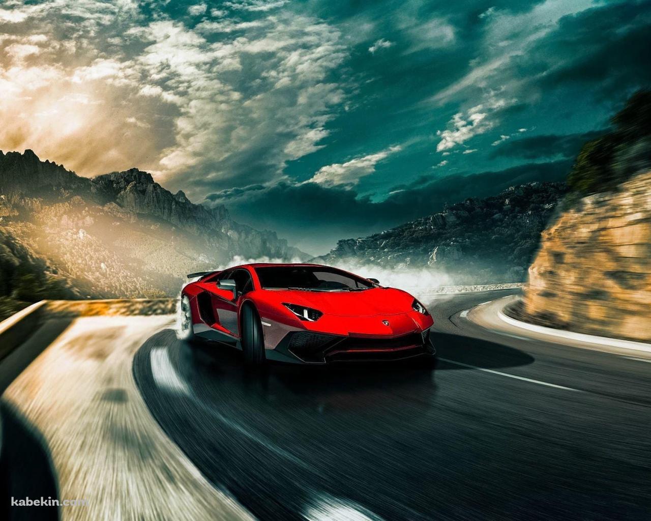 公道を爆走するランボルギーニ・アヴェンタドールLP750-4 スーパーヴェローチェ / 赤の壁紙(1280px x 1024px) 高画質 PC・デスクトップ用
