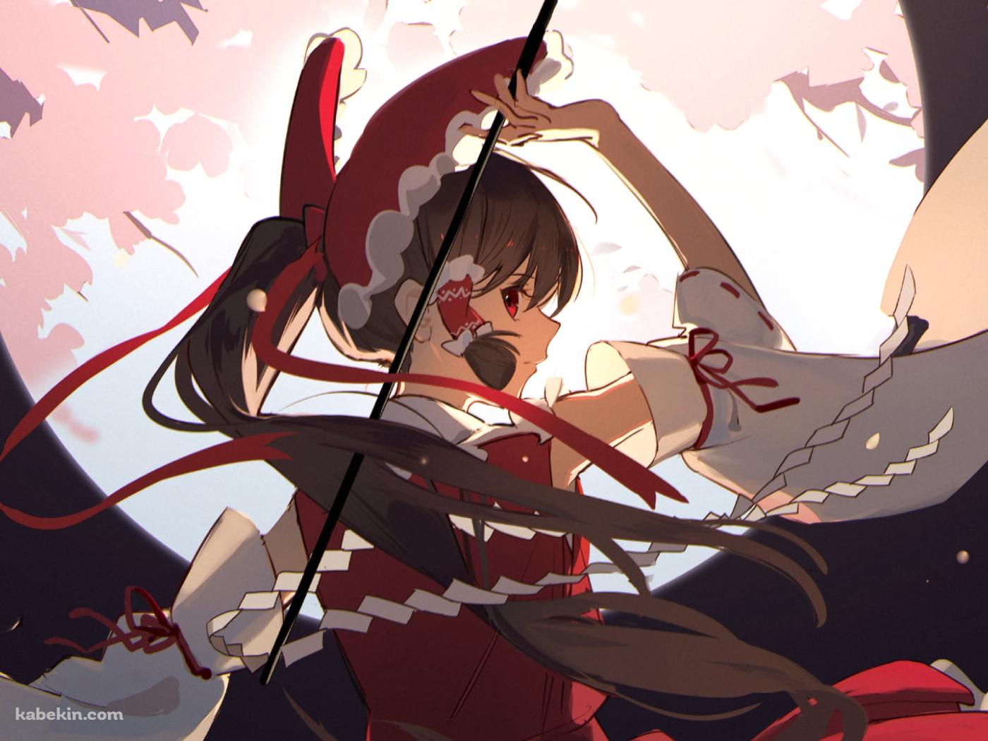 博麗霊夢の後ろ姿 / 満月 / 東方の壁紙(1400px x 1050px) 高画質 PC・デスクトップ用