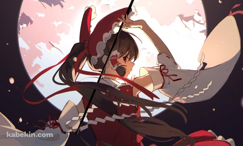 博麗霊夢の後ろ姿 / 満月 / 東方の壁紙(800px x 480px) 高画質 PC・デスクトップ用