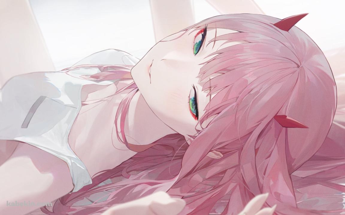 仰向けに寝る綺麗なゼロツー / ピンクの髪 / 白い服 / ダーリン・イン・ザ・フランキスの壁紙(1152px x 720px) 高画質 PC・デスクトップ用