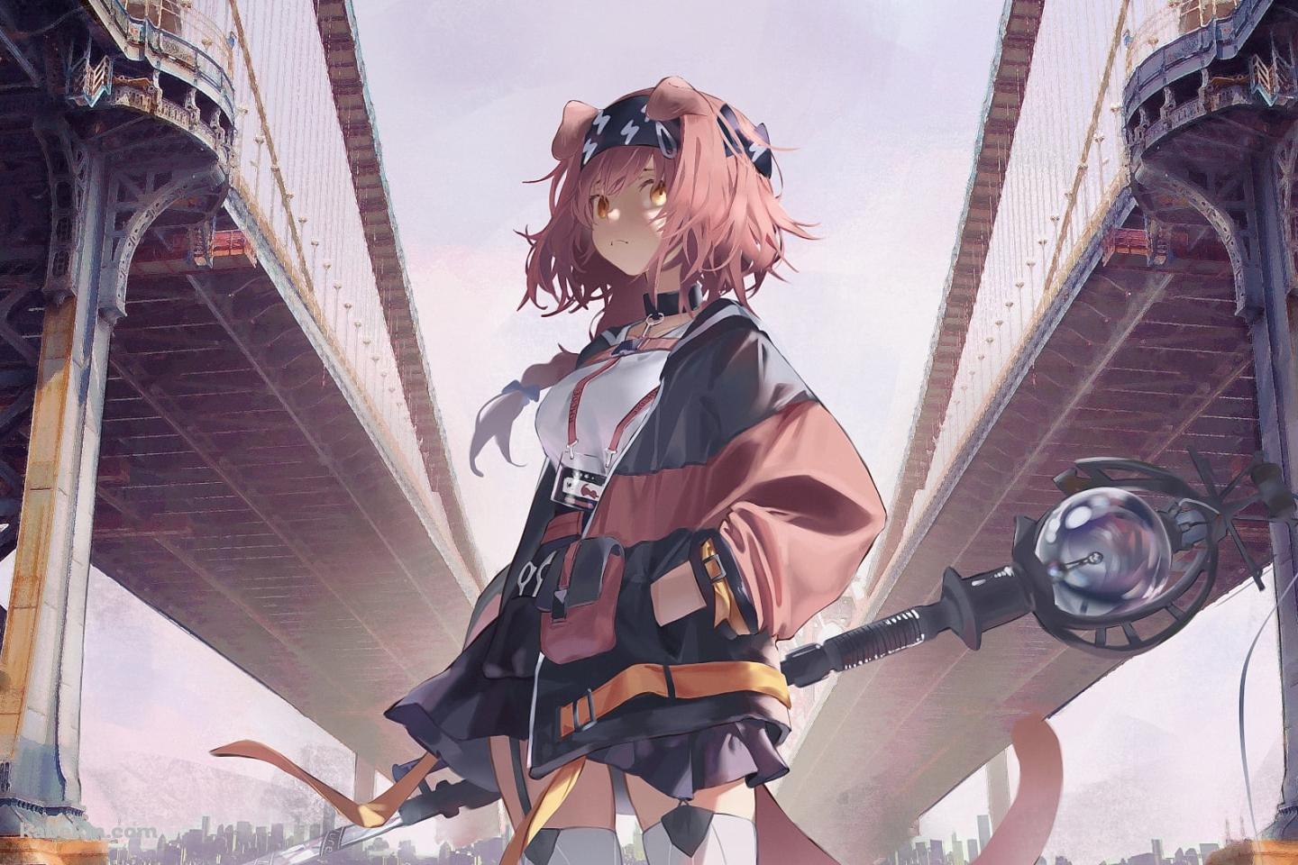 大きな橋の下で佇むゴールデングロウ / アークナイツの壁紙(1440px x 960px) 高画質 PC・デスクトップ用