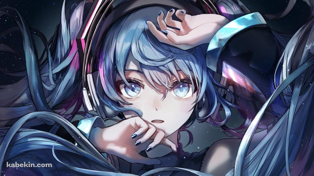 顔に両手をあてる綺麗な初音ミク / 星空 / ボカロ / ボーカロイドの壁紙(1051px x 591px) 高画質 PC・デスクトップ用