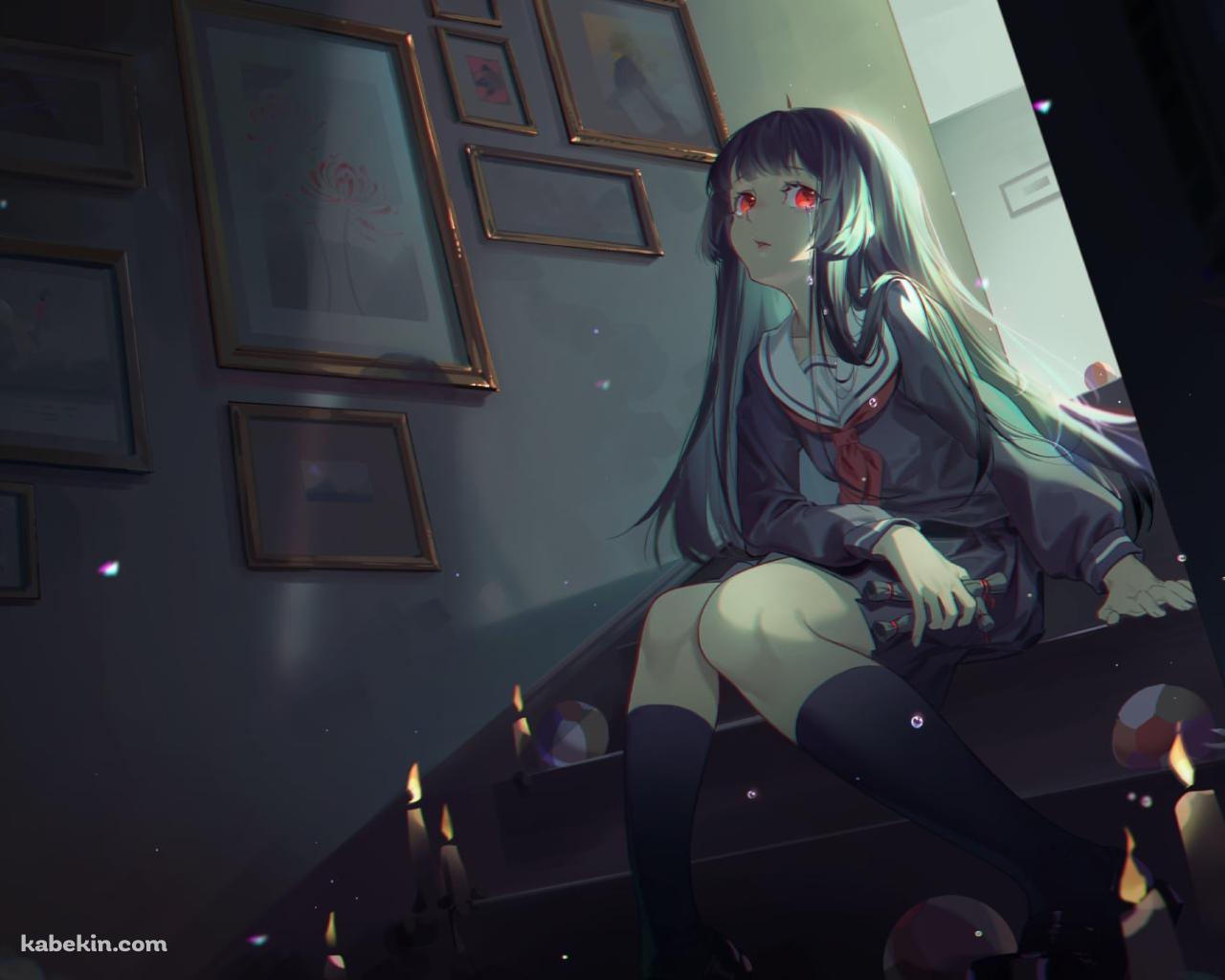 暗い部屋の階段に座る閻魔あい (えんまあい) / 絵画 / 蝋燭 / 地獄少女の壁紙(1280px x 1024px) 高画質 PC・デスクトップ用