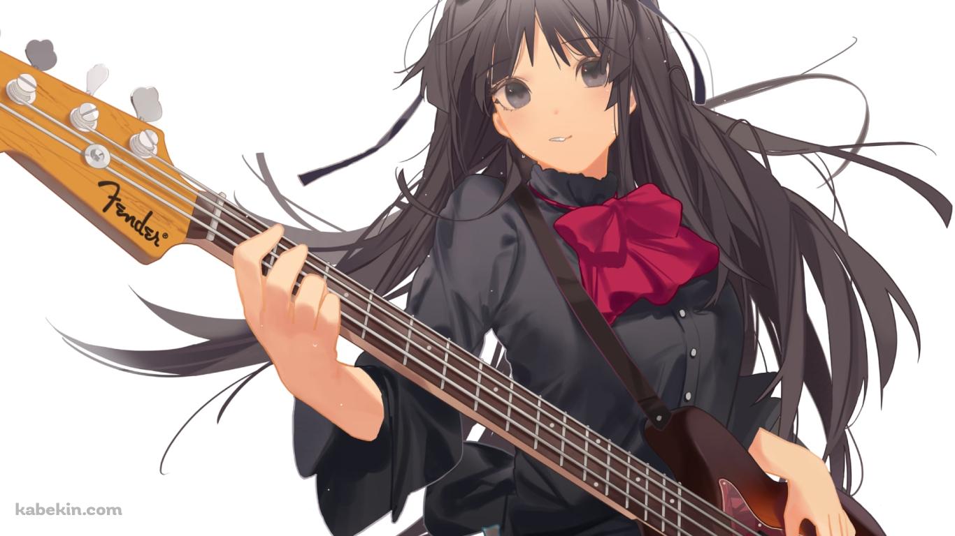 Fenderのベースを弾く秋山澪 / けいおん!の壁紙(1366px x 768px) 高画質 PC・デスクトップ用