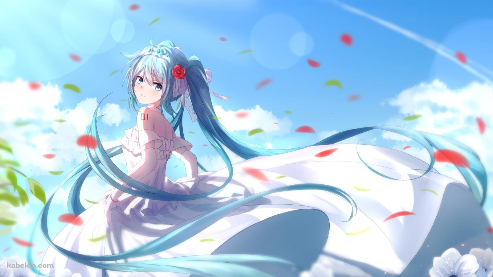赤い花びらと緑の草が舞う中で白いドレスを着た可愛い初音ミク / ボカロ / ボーカロイドの壁紙(1600px x 900px) 高画質 PC・デスクトップ用