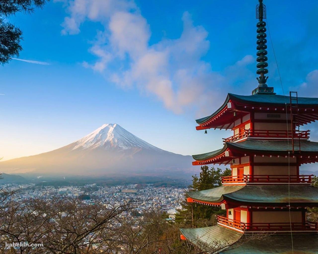 新倉山浅間公園・忠霊塔 / 山梨県富士吉田市 / 富士山 / 日本の壁紙(1280px x 1024px) 高画質 PC・デスクトップ用