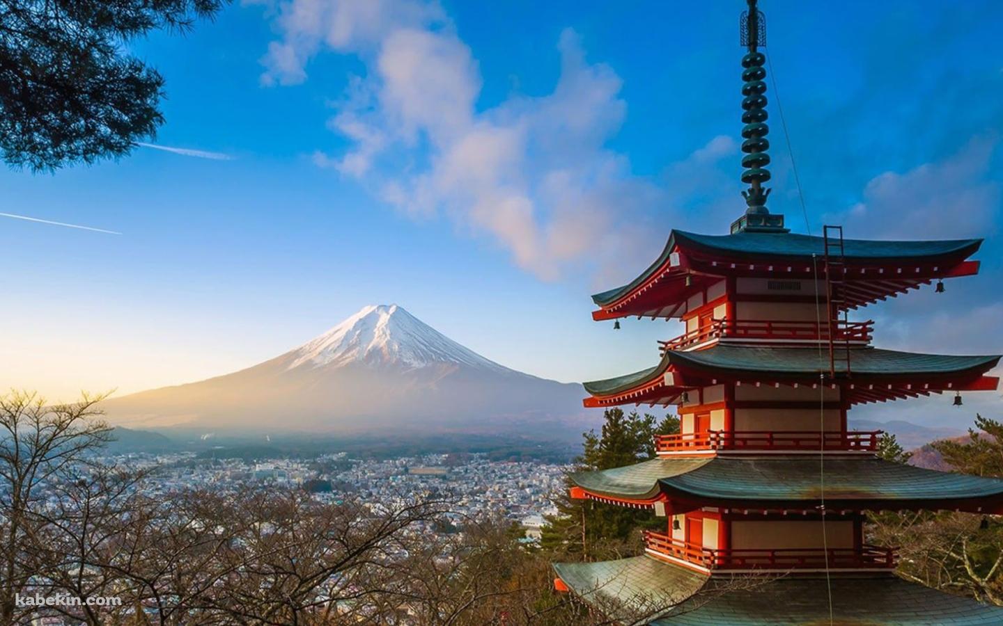 新倉山浅間公園・忠霊塔 / 山梨県富士吉田市 / 富士山 / 日本の壁紙(1440px x 900px) 高画質 PC・デスクトップ用