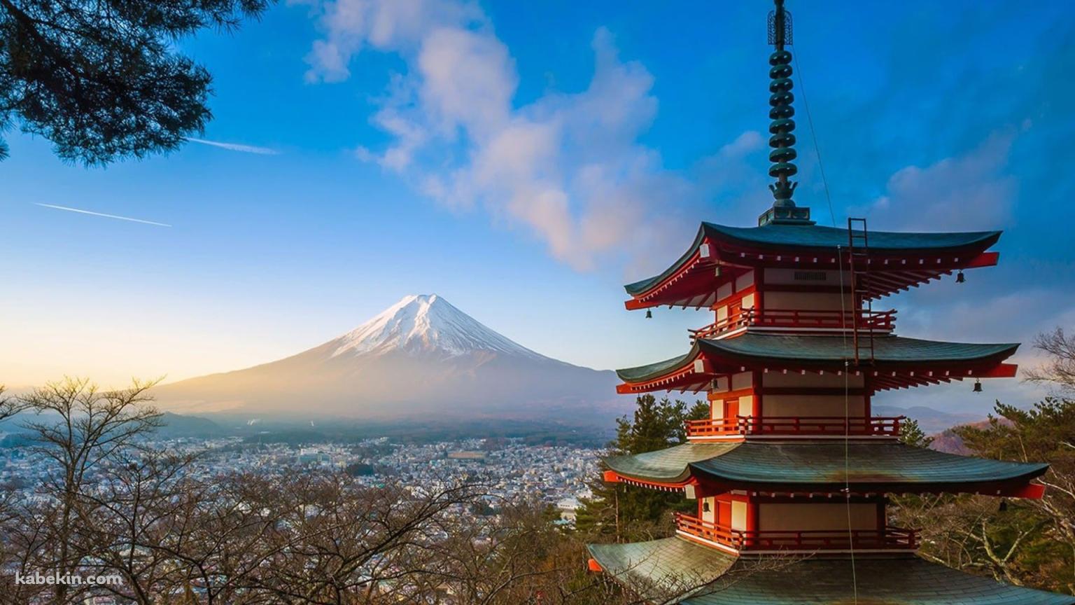 新倉山浅間公園・忠霊塔 / 山梨県富士吉田市 / 富士山 / 日本の壁紙(1536px x 864px) 高画質 PC・デスクトップ用