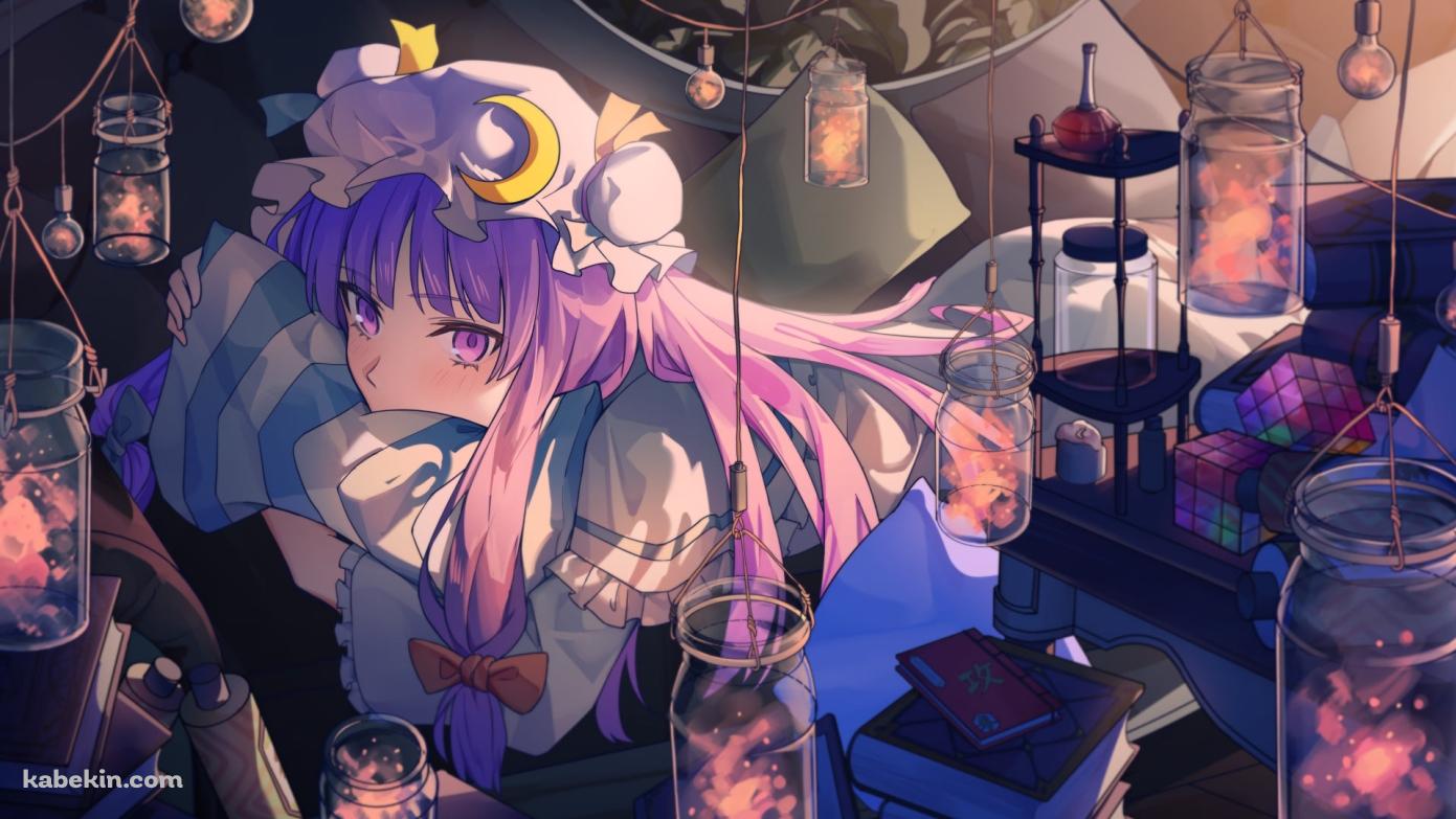 枕を抱えるパチュリー・ノーレッジ / 東方 / 東方ロストワードの壁紙(1391px x 783px) 高画質 PC・デスクトップ用