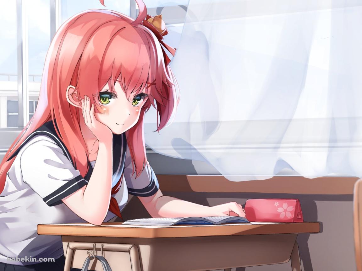窓際の机に肘をつき微笑むさくらみこ / セーラー服 / カーテン / 筆箱 / ホロライブ / バーチャルYouTuber / Vtuberの壁紙(1152px x 864px) 高画質 PC・デスクトップ用