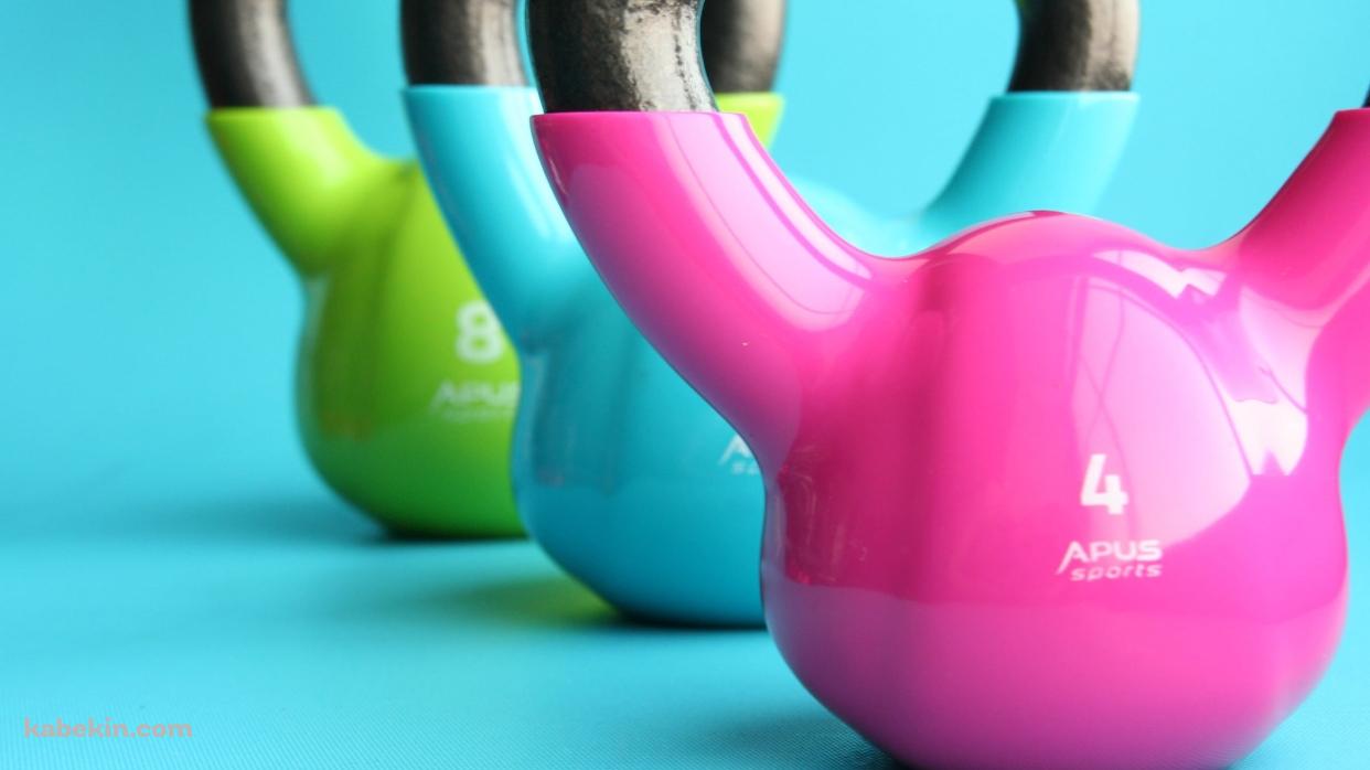 カラフルなケトルベル / 筋トレ / Kettlebell / トレーニングの壁紙(1242px x 698px) 高画質 PC・デスクトップ用