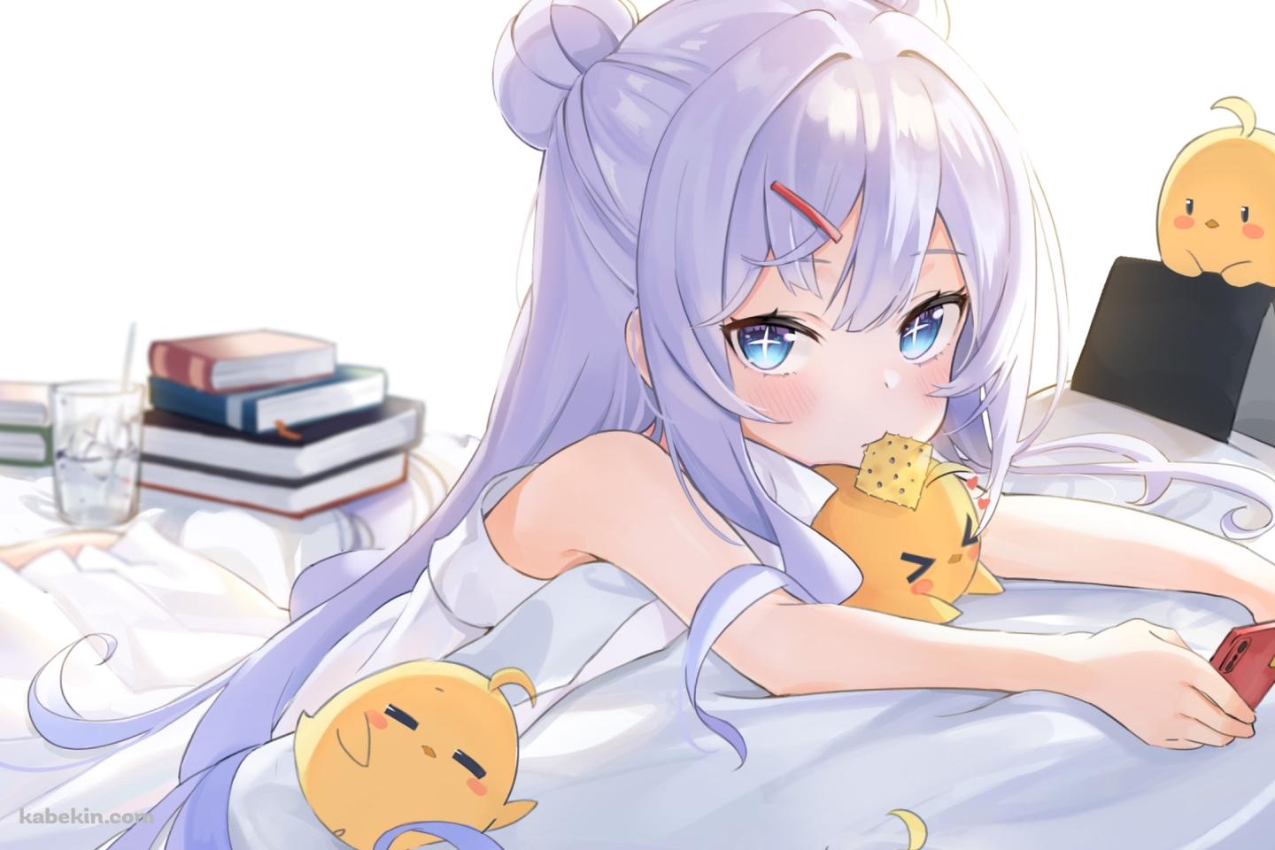 クラッカーを食べながらスマホを見る可愛いル・マラン / アズールレーンの壁紙(1440px x 960px) 高画質 PC・デスクトップ用