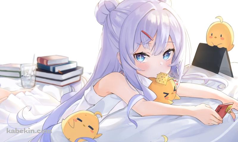 クラッカーを食べながらスマホを見る可愛いル・マラン / アズールレーンの壁紙(800px x 480px) 高画質 PC・デスクトップ用