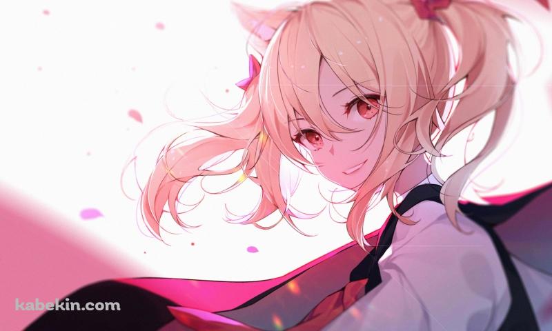 こちらに微笑むソラ / 赤い瞳 / 金髪 / ピンクの花びら / アークナイツの壁紙(800px x 480px) 高画質 PC・デスクトップ用