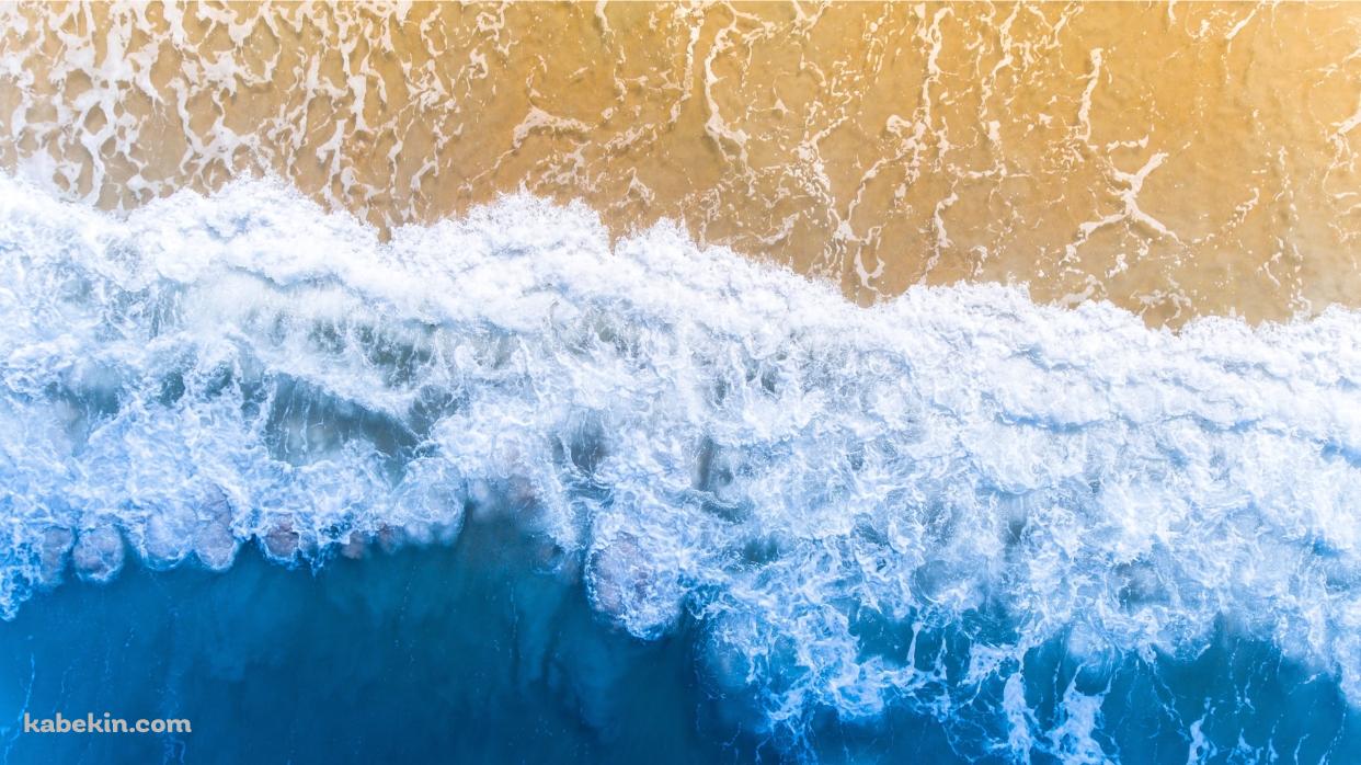 上から見た白波 / 澄んだ水 / 浅瀬の壁紙(1242px x 698px) 高画質 PC・デスクトップ用